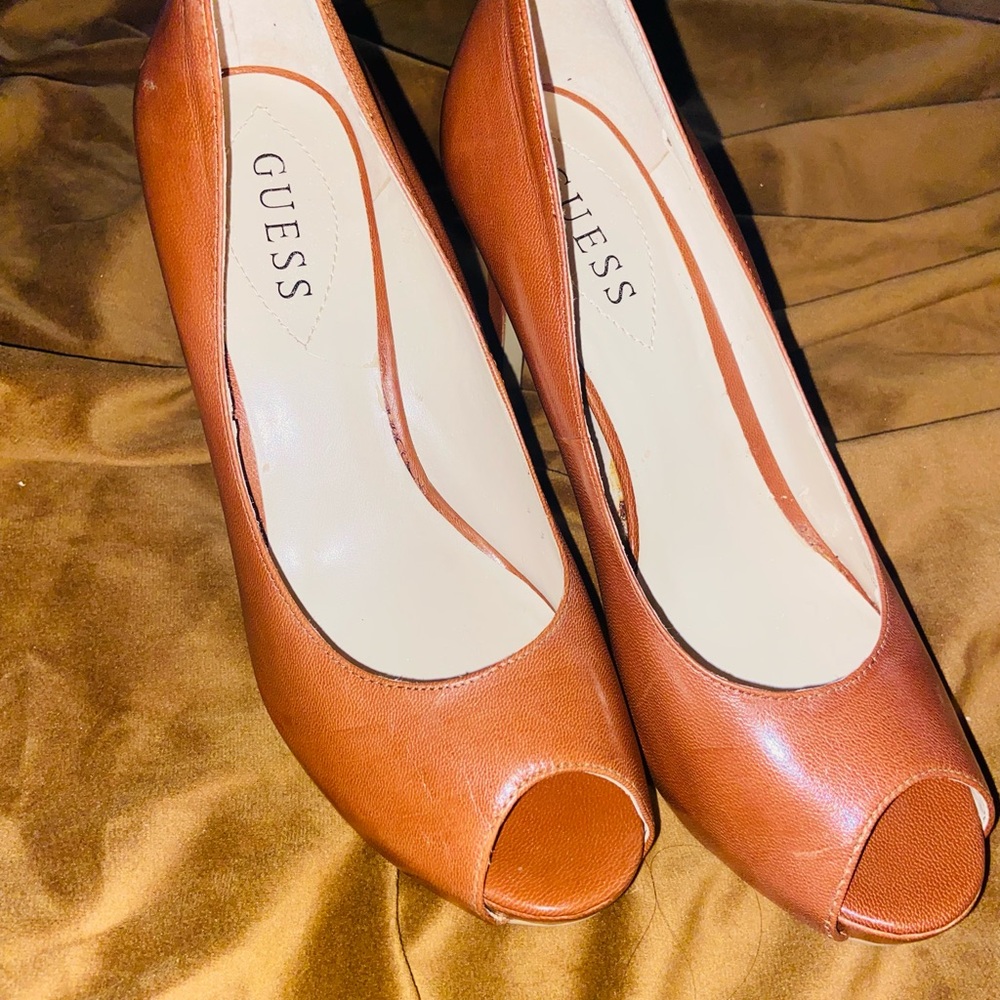 Guess Women's Brown Peep Toe Heels (TAKE A CLOSE LOOK AT PICTURES & DESCRIPTION)